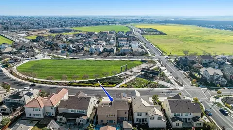 View/Area - 2305 Augusta Ave, Tracy, CA 95377 photo 2 of 20