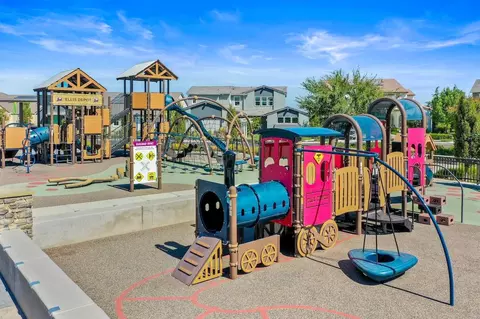View/Area - 2305 Augusta Ave, Tracy, CA 95377 photo 10 of 20