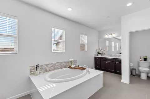 Bath - 2305 Augusta Ave, Tracy, CA 95377 photo 5 of 5