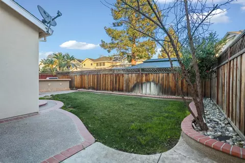 Exterior - 2686 Ozark Dr, Tracy, CA 95304 photo 5 of 8