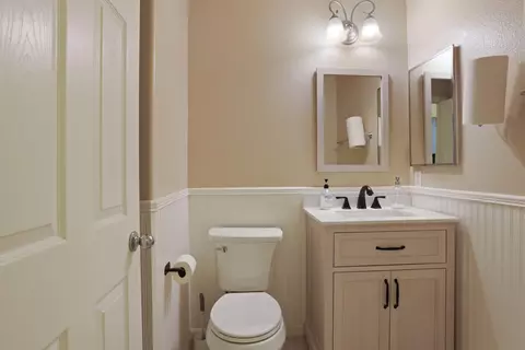 Bath - 2686 Ozark Dr, Tracy, CA 95304 photo 1 of 5