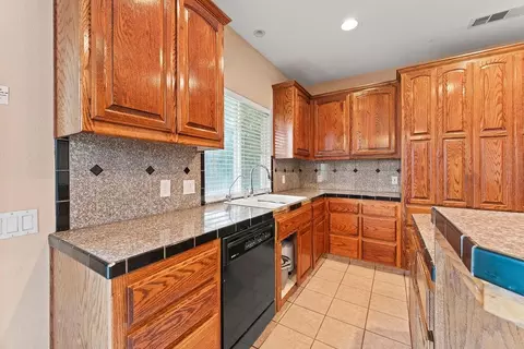 Kitchen - 4116 Desertaire Dr, Modesto, CA 95355 photo 2 of 2