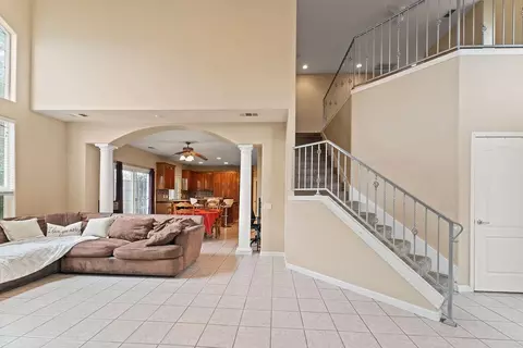 Entry Way - 4116 Desertaire Dr, Modesto, CA 95355 photo 2 of 5