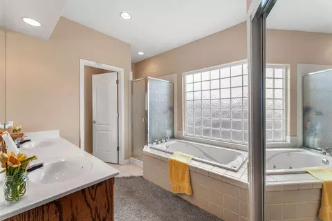 Bath - 4116 Desertaire Dr, Modesto, CA 95355 photo 3 of 3