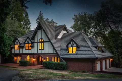 3961 Seven Ridges Rd, Camino, CA 95709