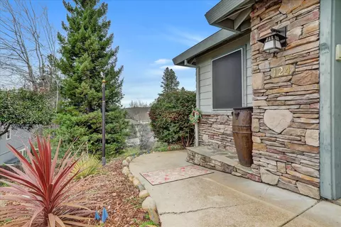Exterior - 124 Ruby Ledge Ct, Grass Valley, CA 95945 photo 8 of 30
