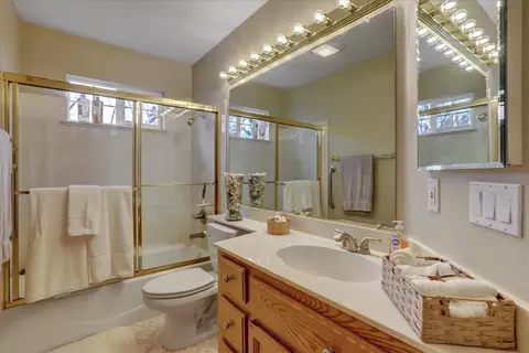 Bath - 124 Ruby Ledge Ct, Grass Valley, CA 95945 photo 1 of 6