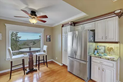 Kitchen - 124 Ruby Ledge Ct, Grass Valley, CA 95945 photo 2 of 6