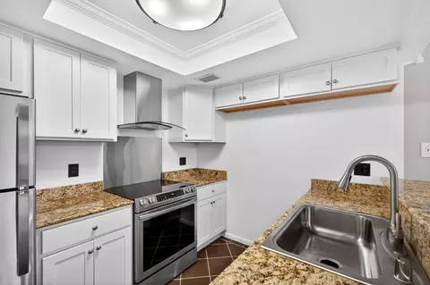 Kitchen - 2307 E 8th St, Davis, CA 95618 photo 3 of 4