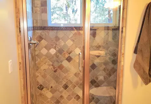 Bath - 1440 Dog Bar, Colfax, CA 95713 photo 9 of 11