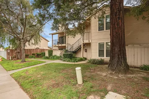 Exterior - 2401 Eilers Ln #1105, Lodi, CA 95242 photo 2 of 11