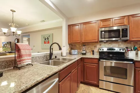 Kitchen - 2401 Eilers Ln #1105, Lodi, CA 95242 photo 1 of 5