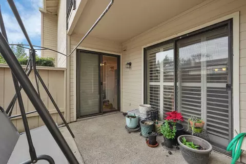 Exterior - 2401 Eilers Ln #1105, Lodi, CA 95242 photo 5 of 11