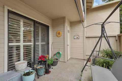 Exterior - 2401 Eilers Ln #1105, Lodi, CA 95242 photo 4 of 11