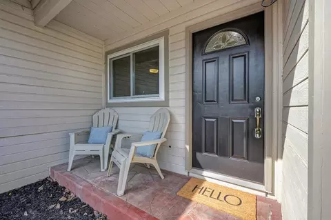 Exterior - 5812 Kimberly Hill Ct, Carmichael, CA 95608 photo 5 of 18
