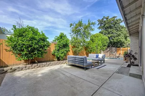 Exterior - 5812 Kimberly Hill Ct, Carmichael, CA 95608 photo 14 of 18