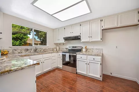 Kitchen - 5812 Kimberly Hill Ct, Carmichael, CA 95608 photo 3 of 7