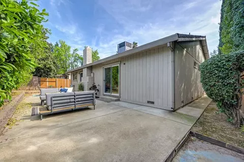 Exterior - 5812 Kimberly Hill Ct, Carmichael, CA 95608 photo 16 of 18