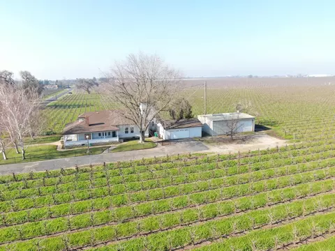 Exterior - 3587 W Sargent Rd, Lodi, CA 95242 photo 2 of 3