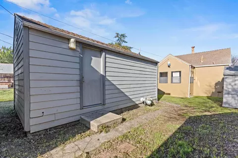Exterior - 229 Vine St, Maxwell, CA 95955 photo 5 of 7