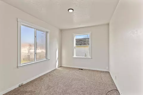 Bedroom - 229 Vine St, Maxwell, CA 95955 photo 2 of 4