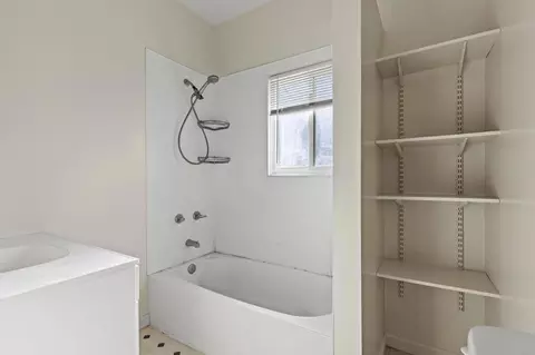Bath - 86 N Pacific St, Maxwell, CA 95955 photo 1 of 2