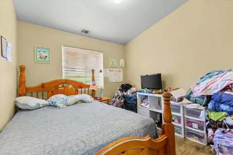 Bedroom - 4040 Flint Trl, Copperopolis, CA 95228 photo 3 of 5