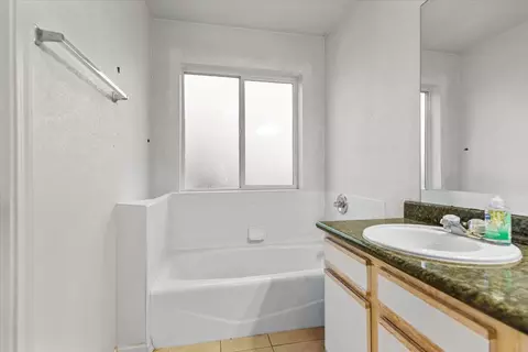 Bath - 4040 Flint Trl, Copperopolis, CA 95228 photo 3 of 4