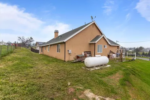 Exterior - 4040 Flint Trl, Copperopolis, CA 95228 photo 8 of 12