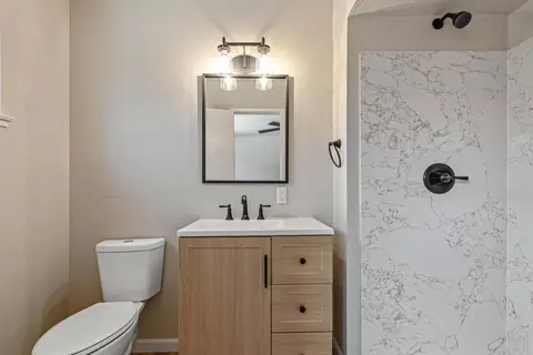 Bath - 1320 Aurora St, Modesto, CA 95351 photo 2 of 2
