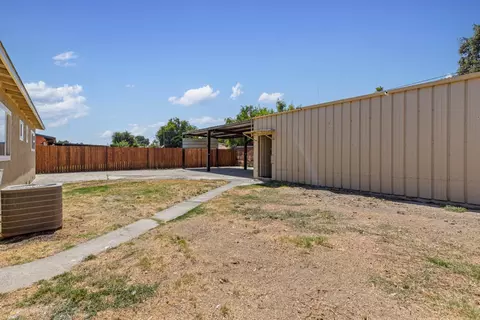 Exterior - 1320 Aurora St, Modesto, CA 95351 photo 4 of 5