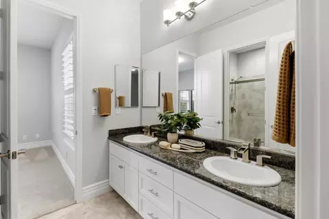 Bath - 4804 Tadpole Pl, Rocklin, CA 95677 photo 3 of 4