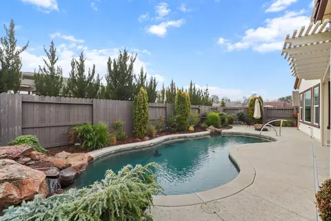 Exterior - 4804 Tadpole Pl, Rocklin, CA 95677 photo 6 of 8