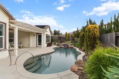Exterior - 4804 Tadpole Pl, Rocklin, CA 95677 photo 3 of 8