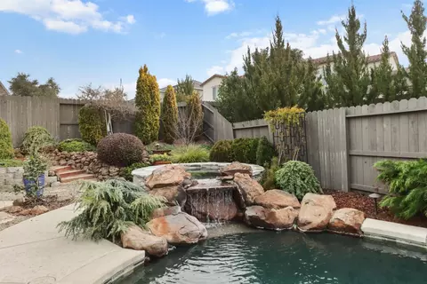 Exterior - 4804 Tadpole Pl, Rocklin, CA 95677 photo 4 of 8