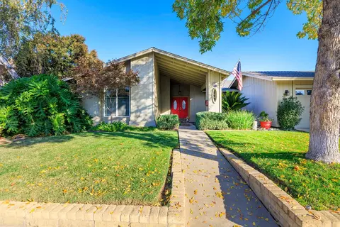 413 Redford Ln, Modesto, CA 95350 photo 4