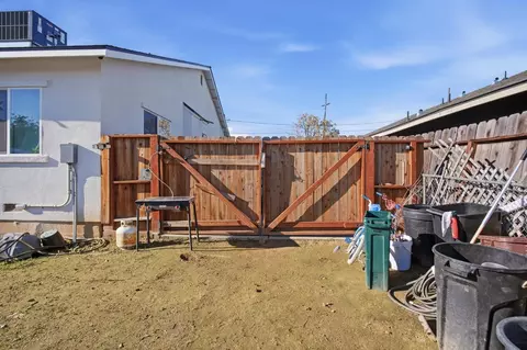 Exterior - 8708 Wilson St, Patterson, CA 95363 photo 9 of 10