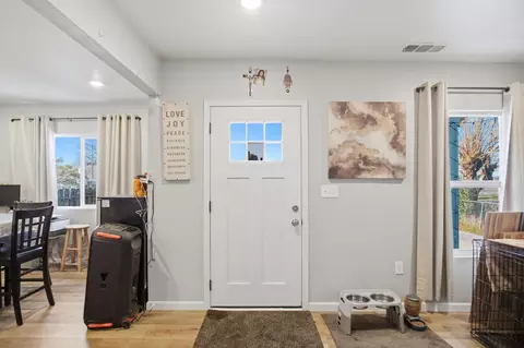 Entry Way - 8708 Wilson St, Patterson, CA 95363 photo 1 of 2
