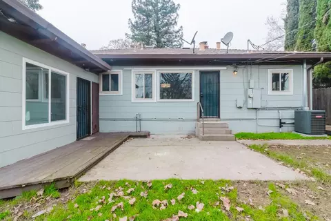 Exterior - 2560 Wright St, Sacramento, CA 95821 photo 6 of 10