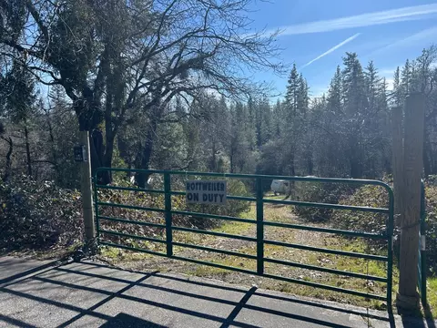 10121 Sun Ridge Ct, Nevada City, CA 95959