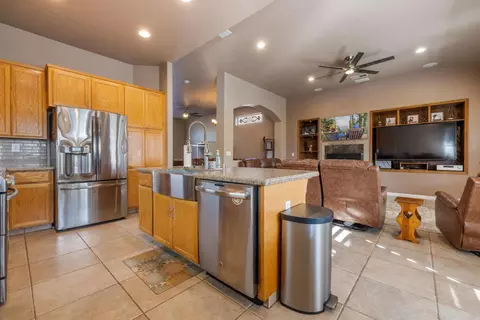 Kitchen - 3012 Degas Ln, Modesto, CA 95355 photo 4 of 5