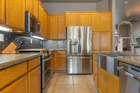 Kitchen - 3012 Degas Ln, Modesto, CA 95355 photo 2 of 5
