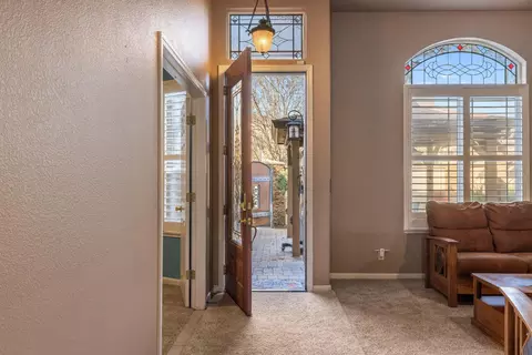 Entry Way - 3012 Degas Ln, Modesto, CA 95355 photo 2 of 7