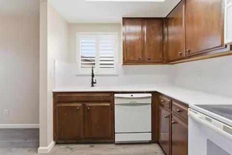 Kitchen - 705 Brandywine Dr, Lodi, CA 95240 photo 3 of 4
