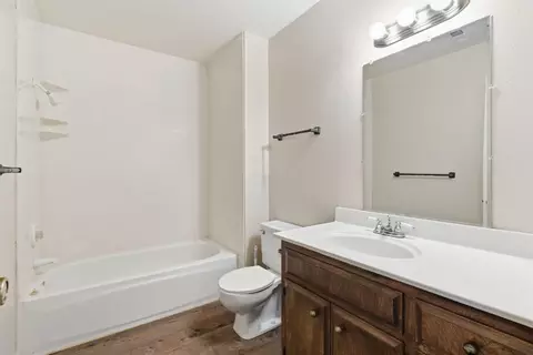 Bath - 705 Brandywine Dr, Lodi, CA 95240 photo 1 of 2