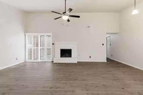 Living - 705 Brandywine Dr, Lodi, CA 95240 photo 6 of 8
