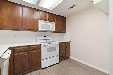 Kitchen - 705 Brandywine Dr, Lodi, CA 95240 photo 2 of 4
