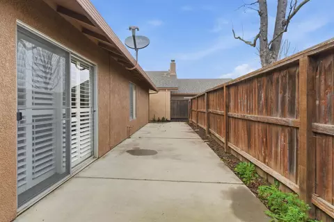 Exterior - 705 Brandywine Dr, Lodi, CA 95240 photo 5 of 6