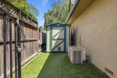 Exterior - 2410 Brittany Ct, Lodi, CA 95242 photo 12 of 13