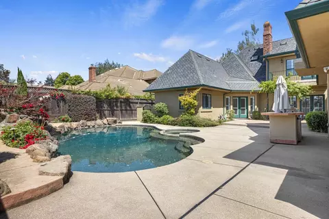 Exterior - 2410 Brittany Ct, Lodi, CA 95242 photo 10 of 13